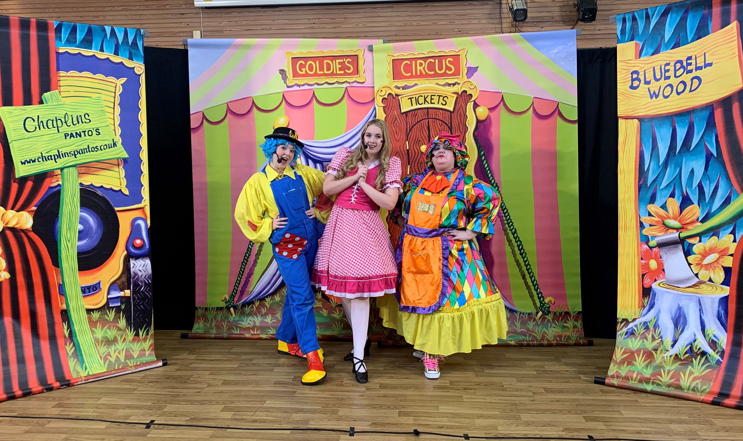 Pantomime performers